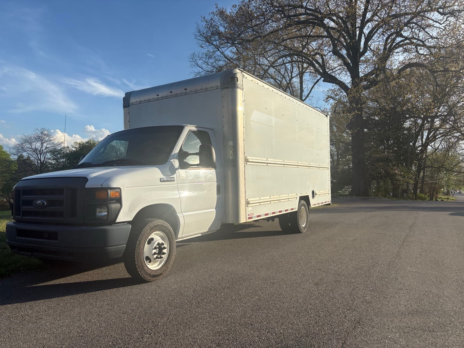 2017 Ford E-350 — photo 8